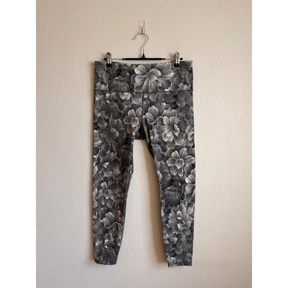 Athleta Elation Textured Tight in Chakra Floral Black Sea Salt Size LARGE